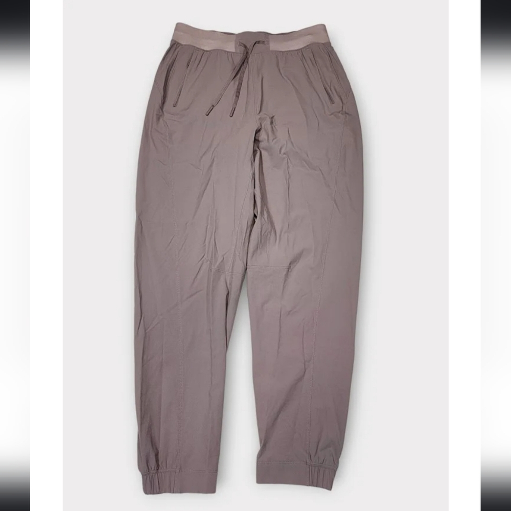 Size 8 - Lululemon License to Train High-Rise Pant